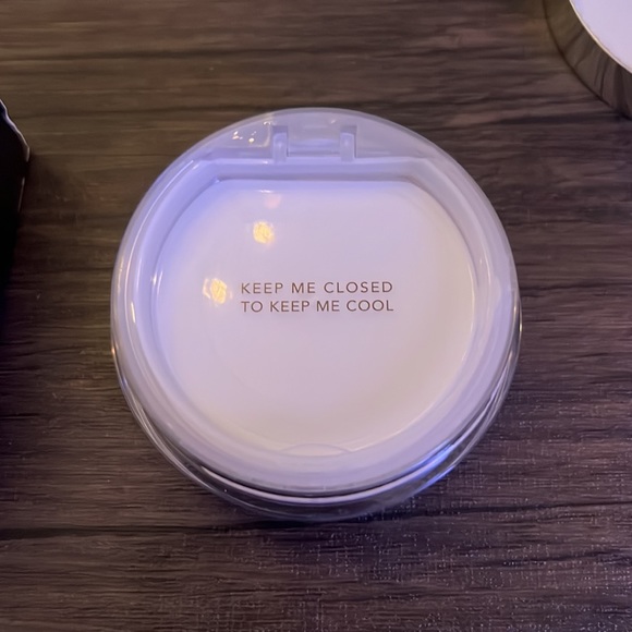 Becca Hydra Mist Set & Refresh Powder - Picture 2 of 2